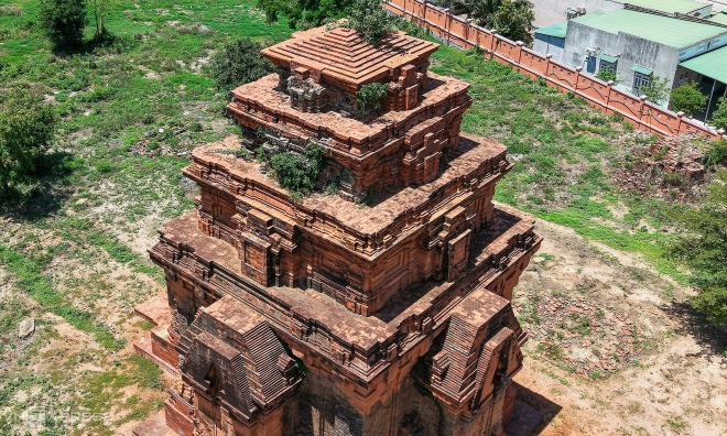 Ministry of construction calls for high-speed railway reroute to protect 1,300-year-old cham tower