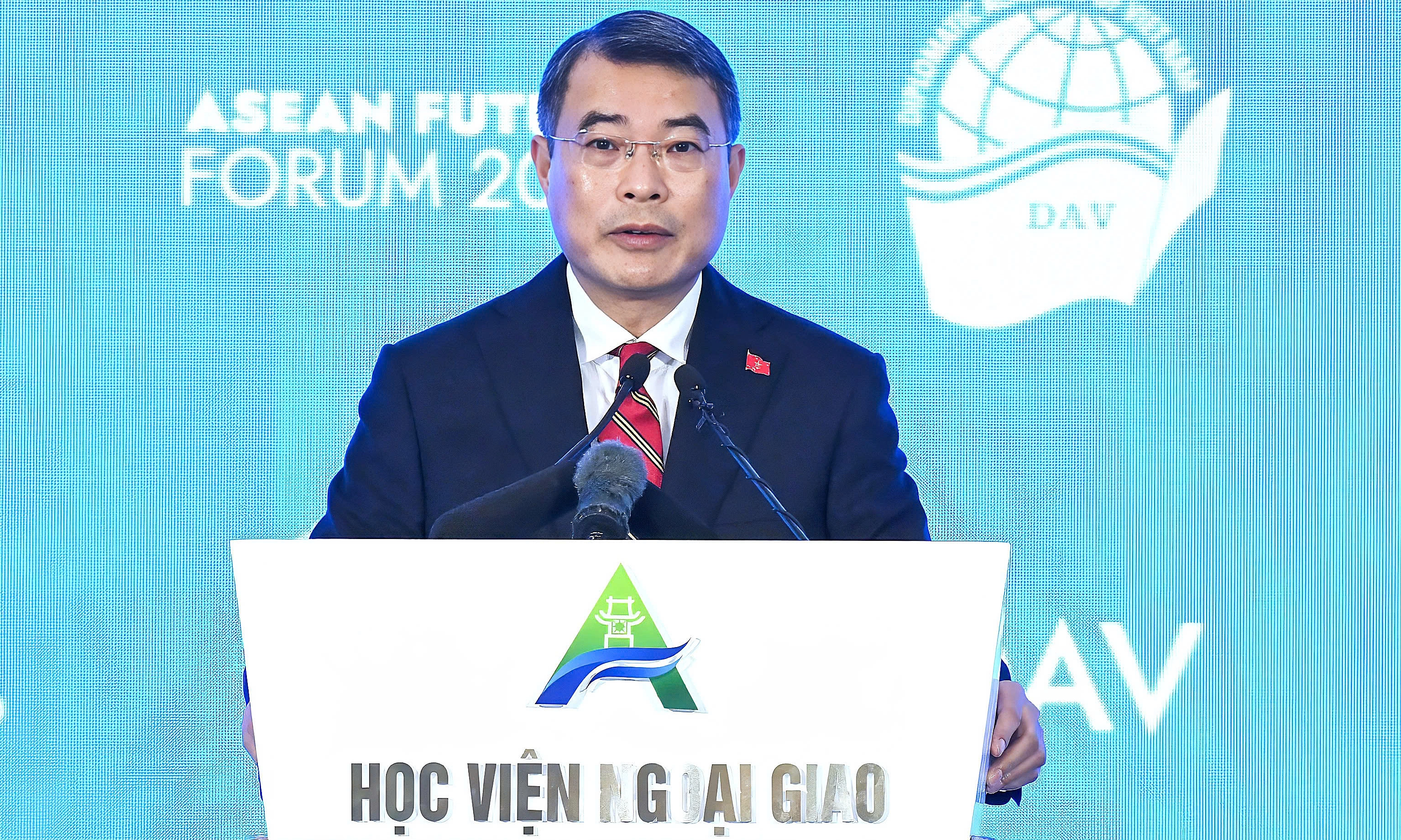 Prime minister: technology is redefining competitiveness