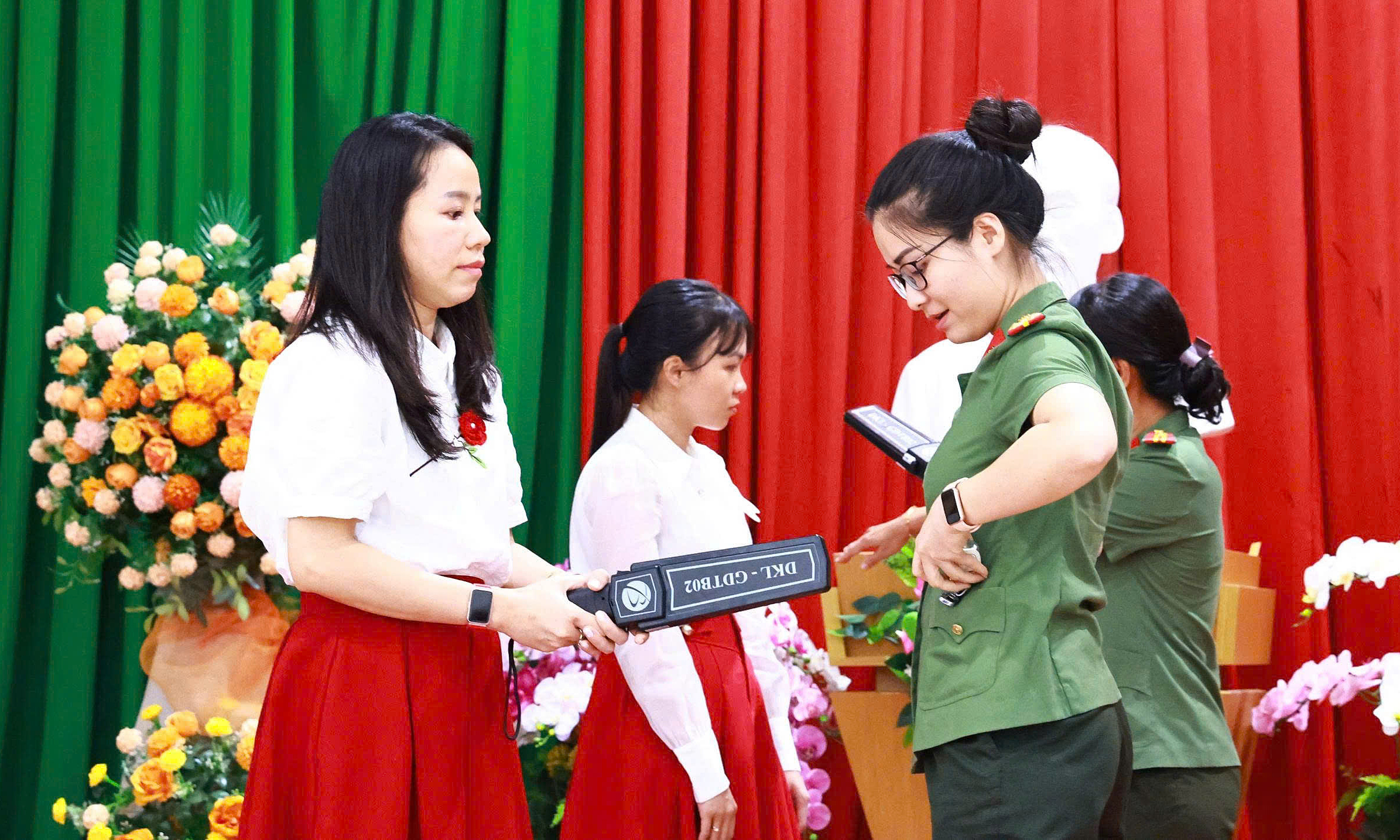 Numerous provinces and cities implement security scanners for high school graduation exam