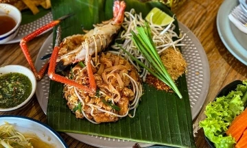 Can children with hand, foot, and mouth disease eat shrimp?