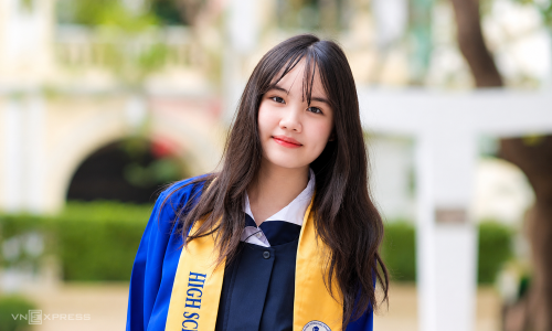 Top student of Pho thong Nang khieu achieves double perfect 10s in math