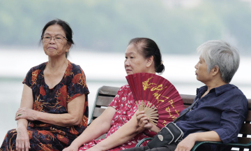 Hanoi to provide 100% health insurance support for residents aged 60-75 starting 1/7
