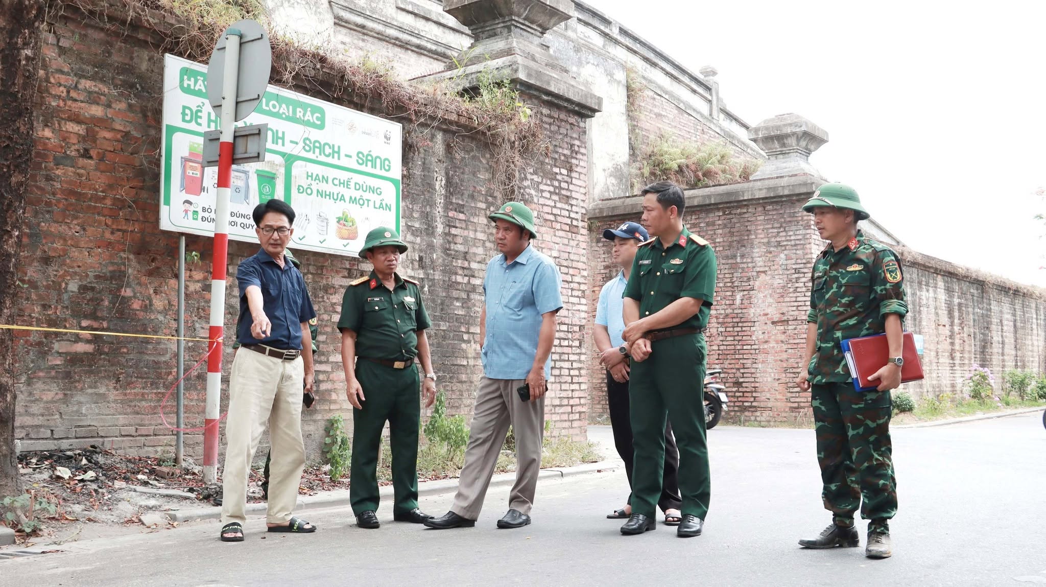 Hue verifying information about bomb crater burying 15 martyrs