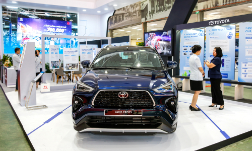 Vietnam auto support industry exhibition opens