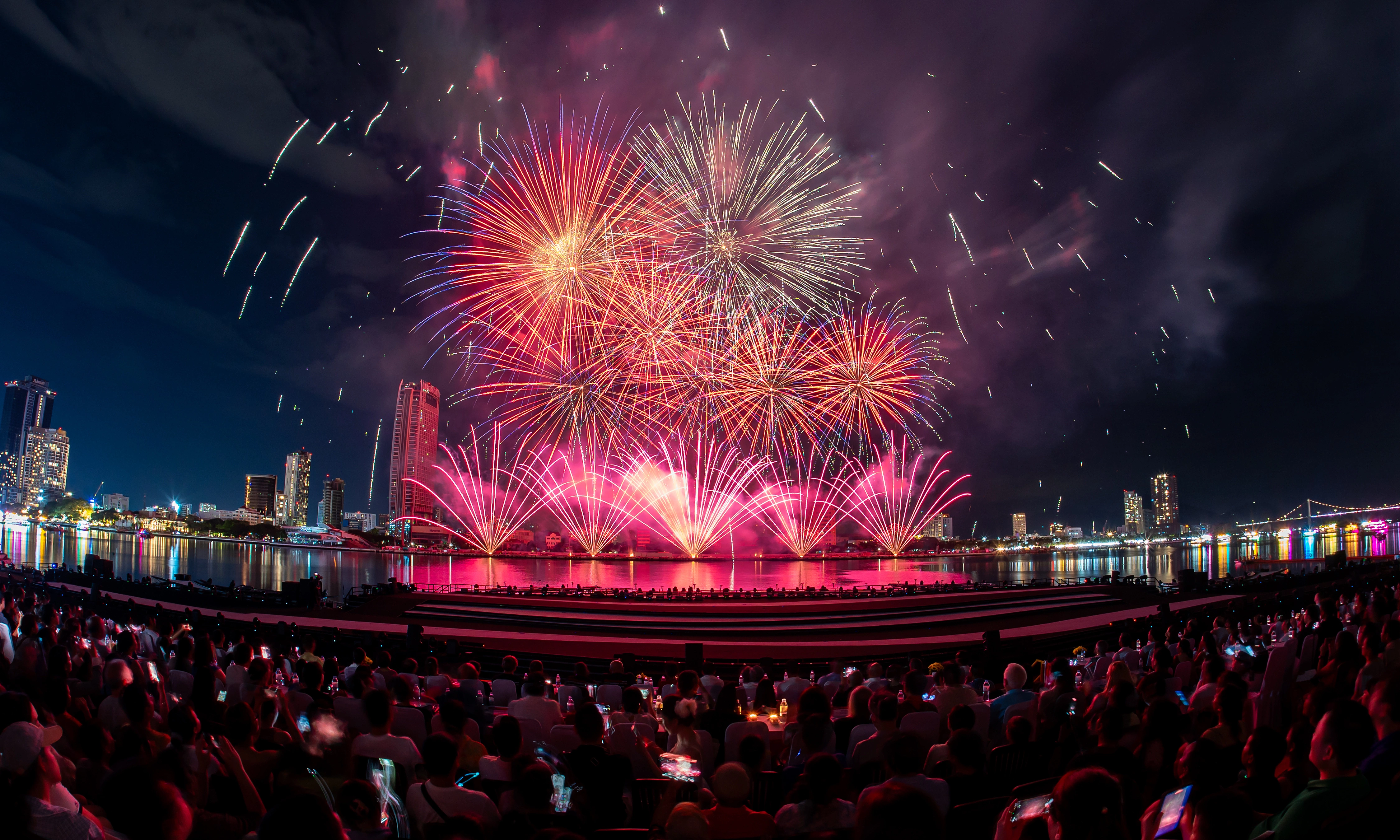 Tourists seek fireworks tickets for DIFF Germany and Macau showdown