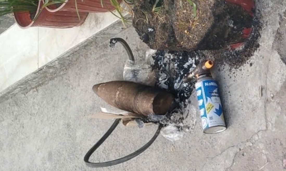 Bringing an artillery shell to a neighbor's house to ignite for revenge