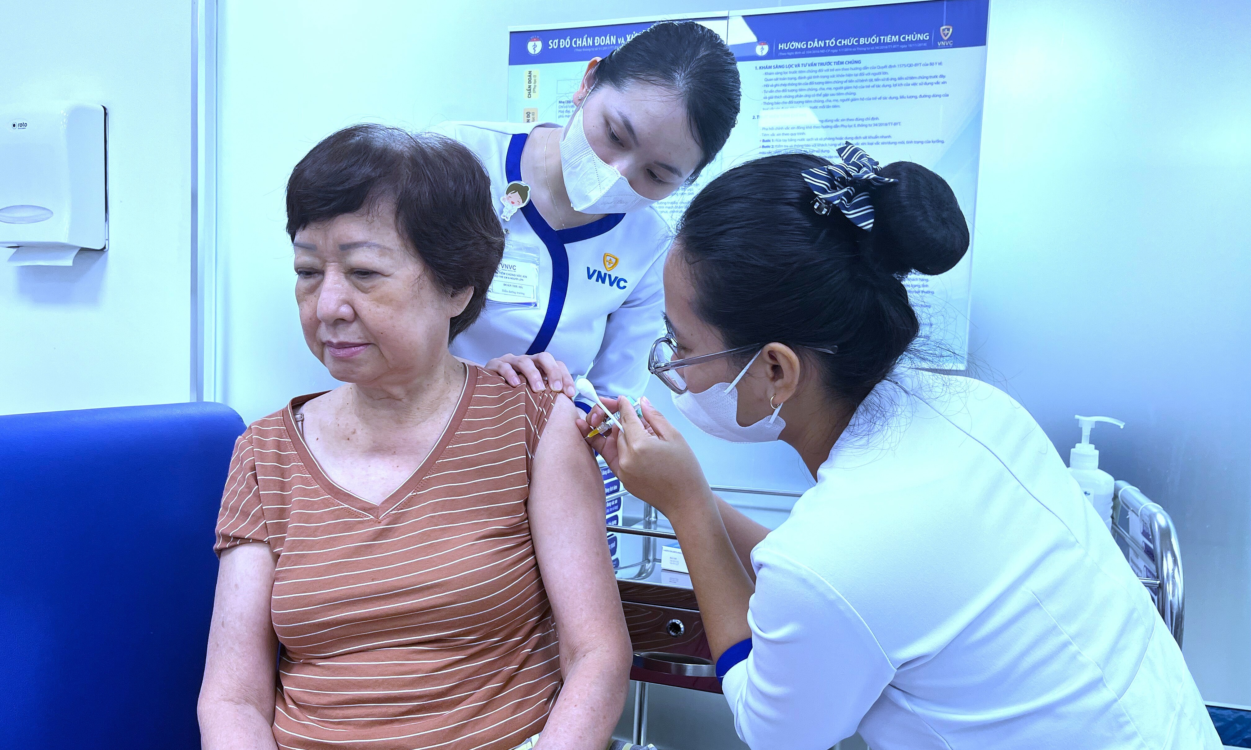 Does the pneumococcal vaccine help prevent lung cancer?