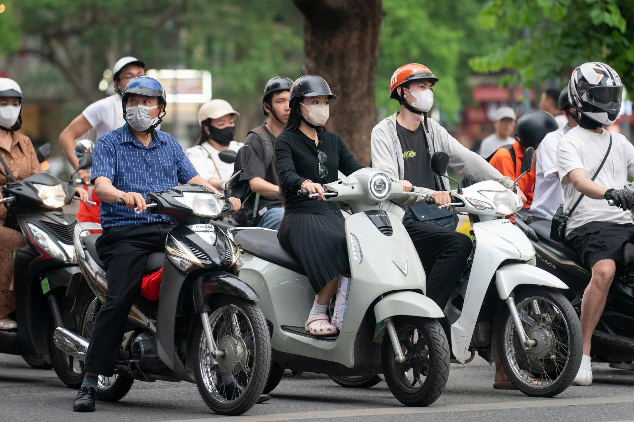 Hanoi not expected to subsidize gasoline motorbike to electric vehicle conversion