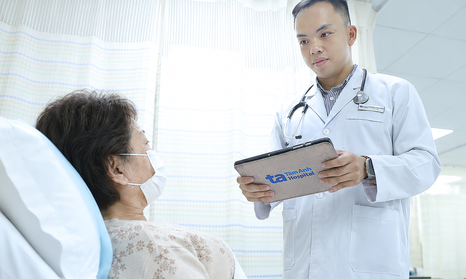 Fibrinolytic therapy in 'golden hour' saves stroke patient