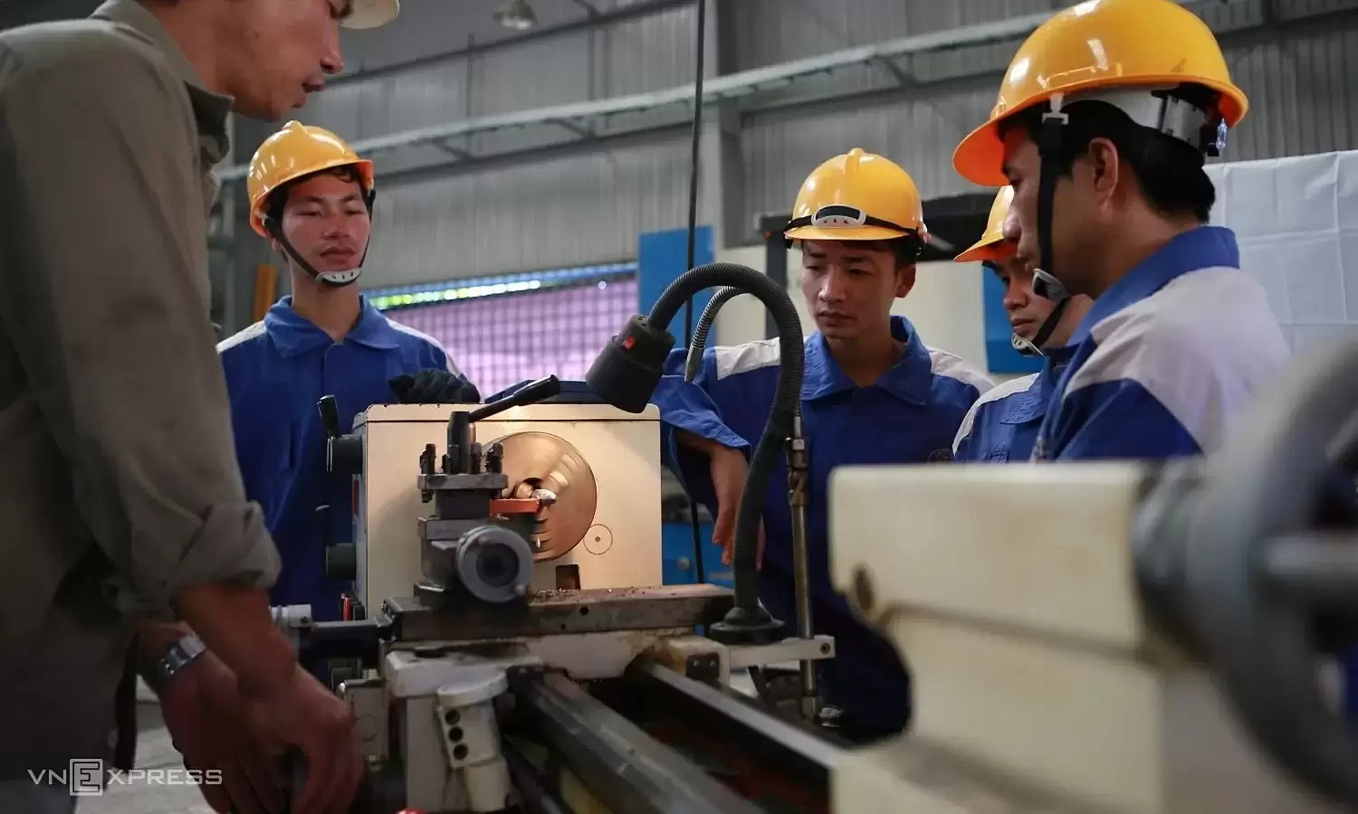 Expected tightening of regulations to protect overseas Vietnamese workers