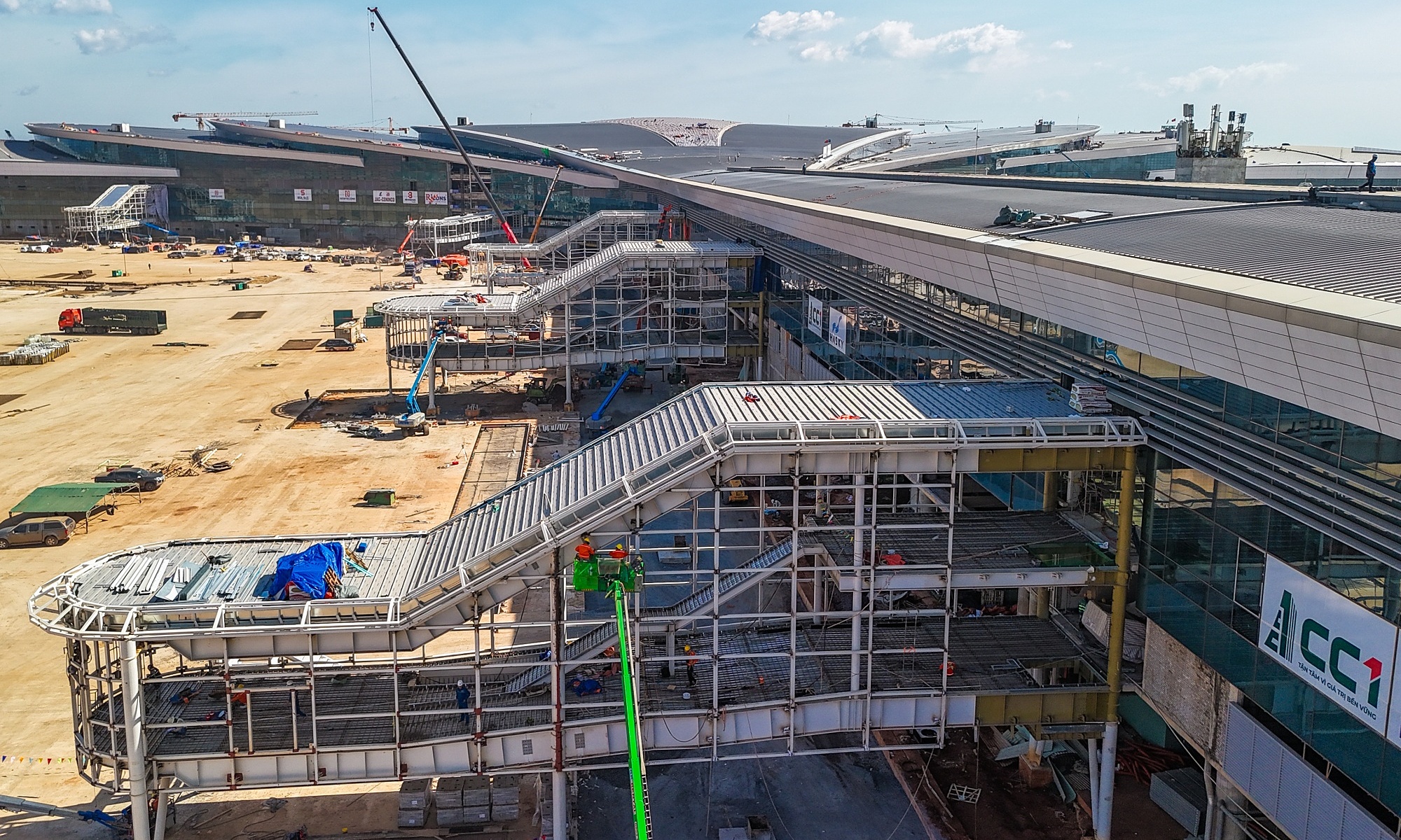 A construction contractor for Long Thanh airport reports lowest profit in five years