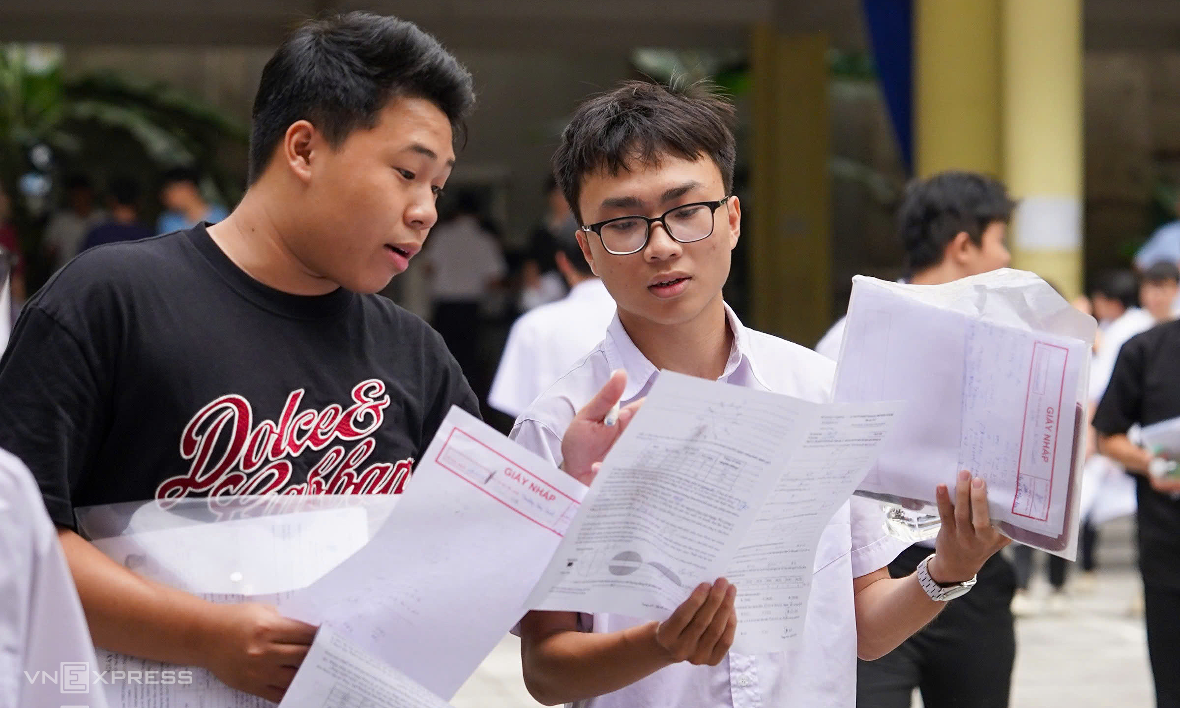 Suggested physics exam paper and answers for 2026 high school graduation exam