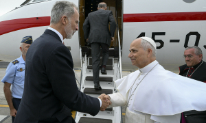 Pope's flight malfunction on 12/6 leads to ride on Spanish King's private jet