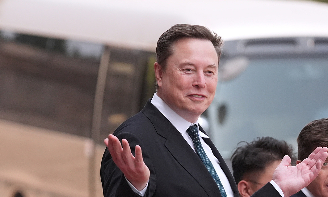 What Elon Musk could buy with a 1,1 trillion USD fortune