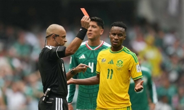 Referee causes shock in World Cup 2026 opening match