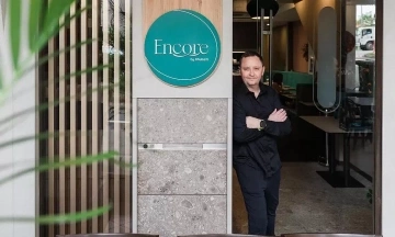 Thousands of restaurants close in the world's second-richest country due to low patronage
