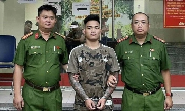 Young man arrested in Hanoi for assaulting individual with a dieu cay