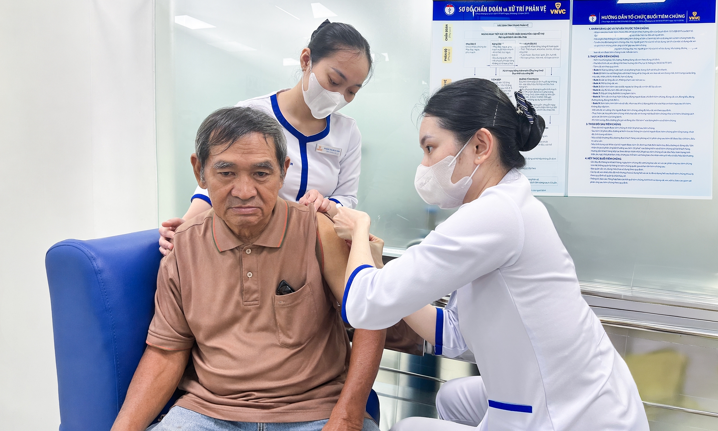 Why is a full rabies vaccination regimen needed again?