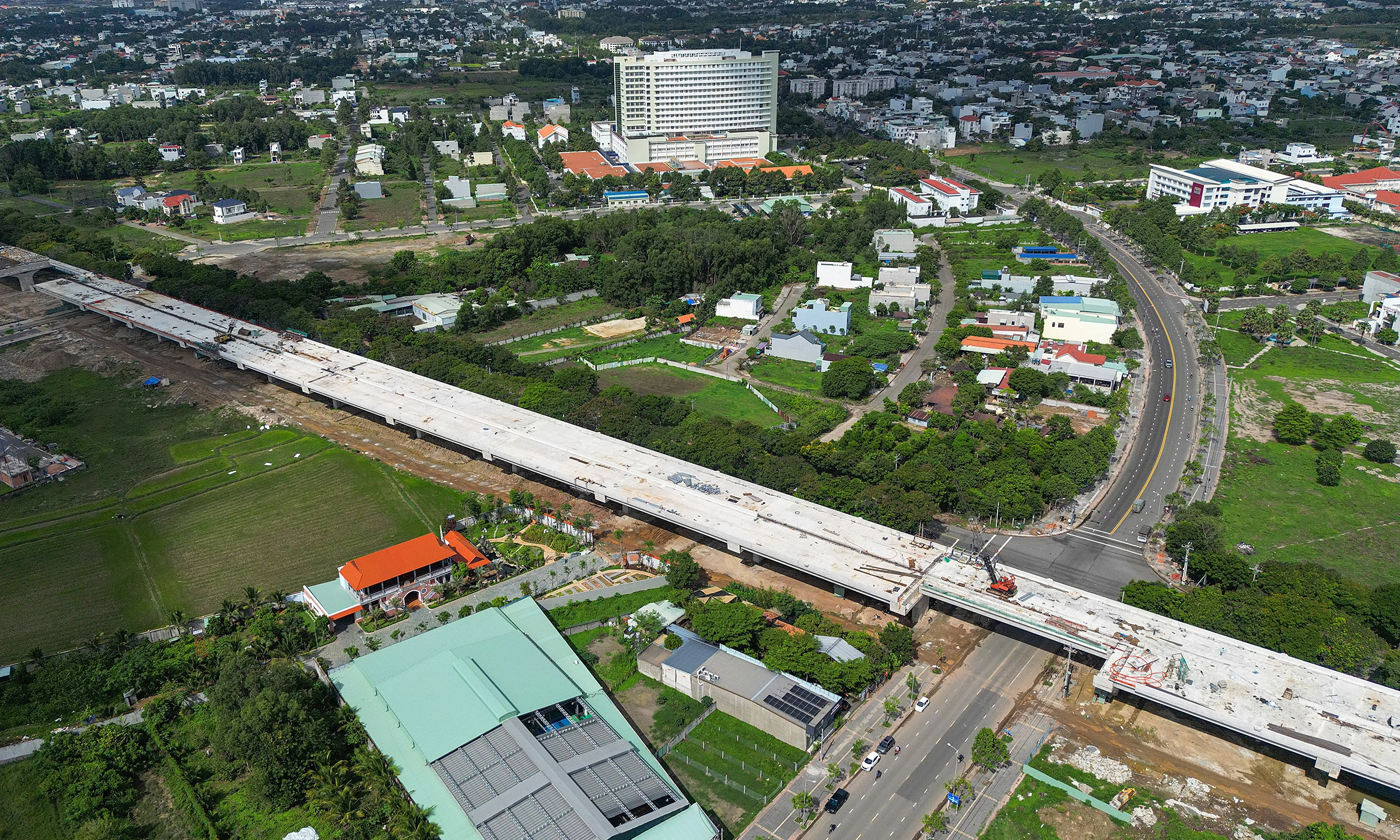 Elevated road, salt fields link expressway to Vung Tau