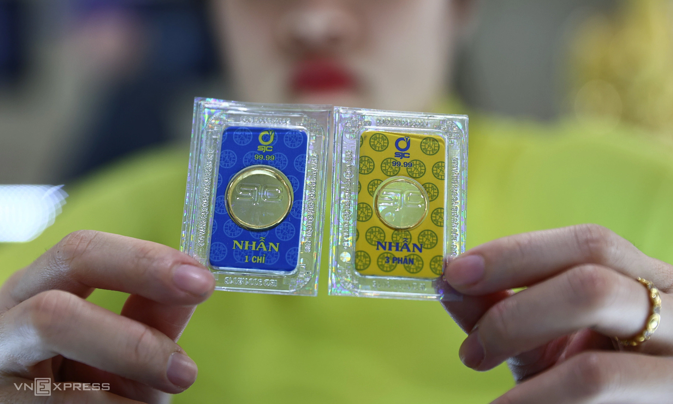 Gold price rises by 4 million dong per tael