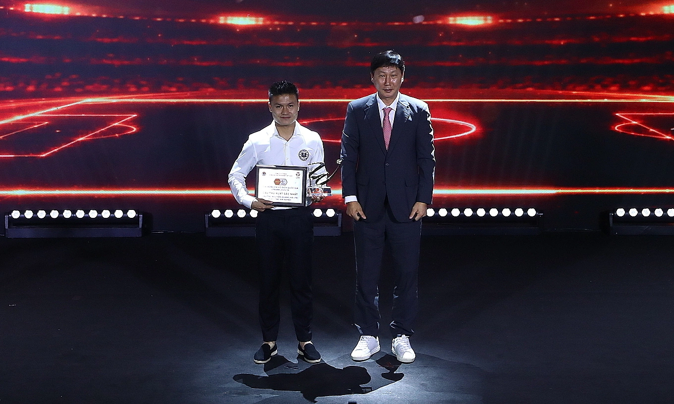 Nguyen Quang Hai named best player in V-League 2025-2026