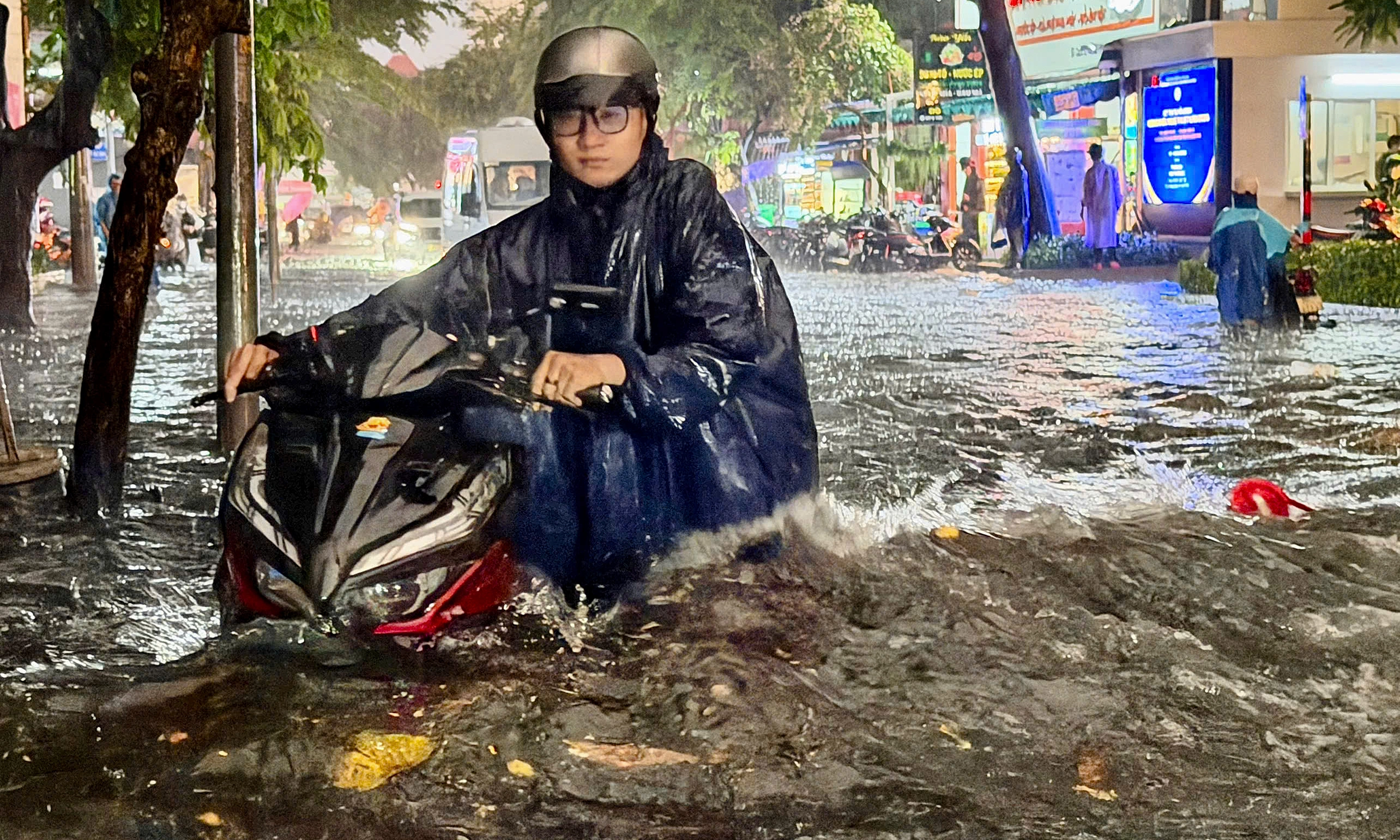 Ho Chi Minh City experiences chest-deep flooding after heavy rain