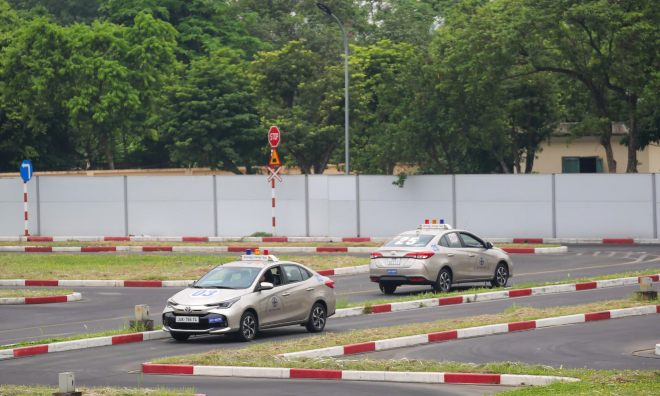 Driving license issuance and renewal times halved