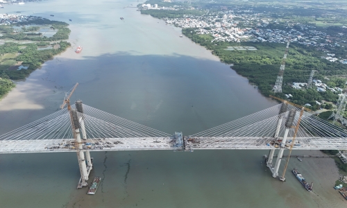 Vietnam's highest cable-stayed bridge set for September completion