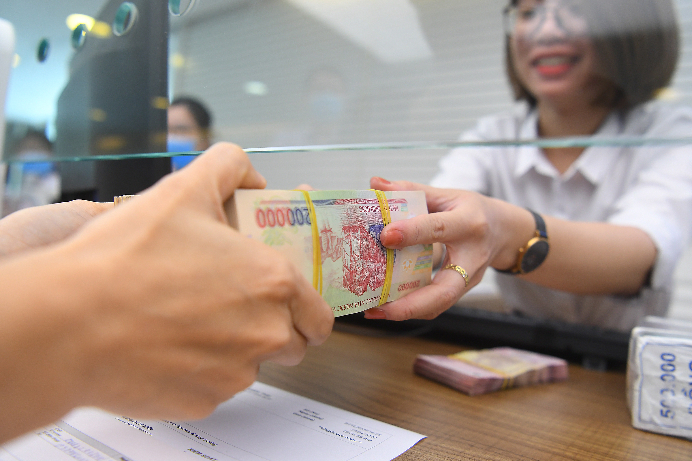 Ministry of Finance proposes extending 125 trillion VND in tax and land rent payments