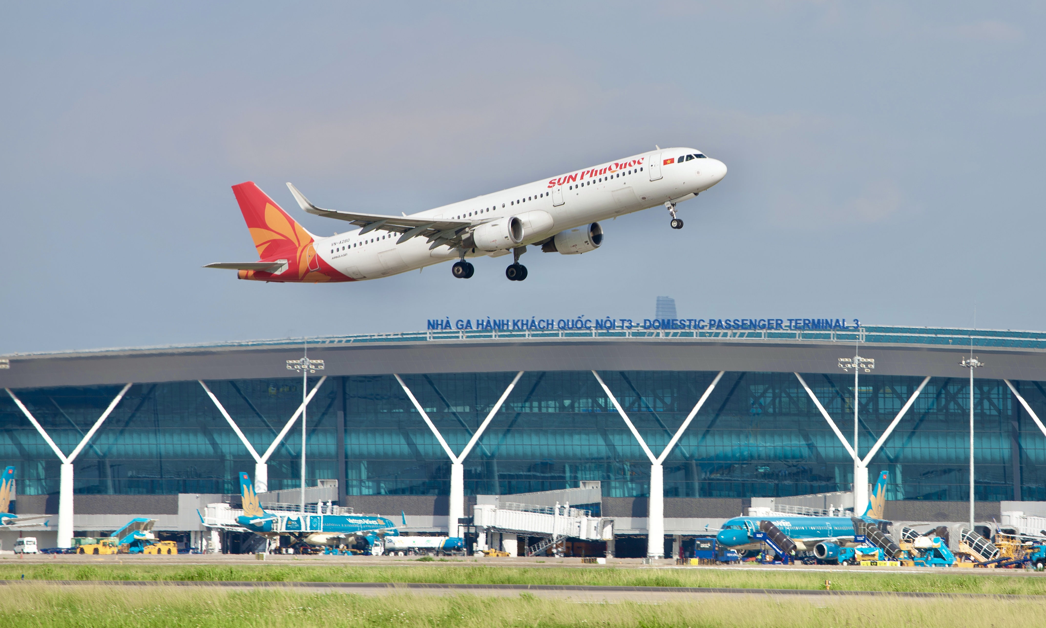 Sun PhuQuoc Airways launches direct Ho Chi Minh City - Van Don route