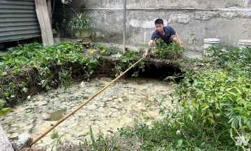 4-meter deep sinkhole appears near residential foundation in Thai Nguyen