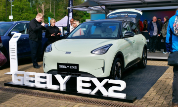 Geely chairman criticizes 'fast-food' car production