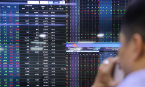 Foreign investors resume sell-off in Vietnamese market