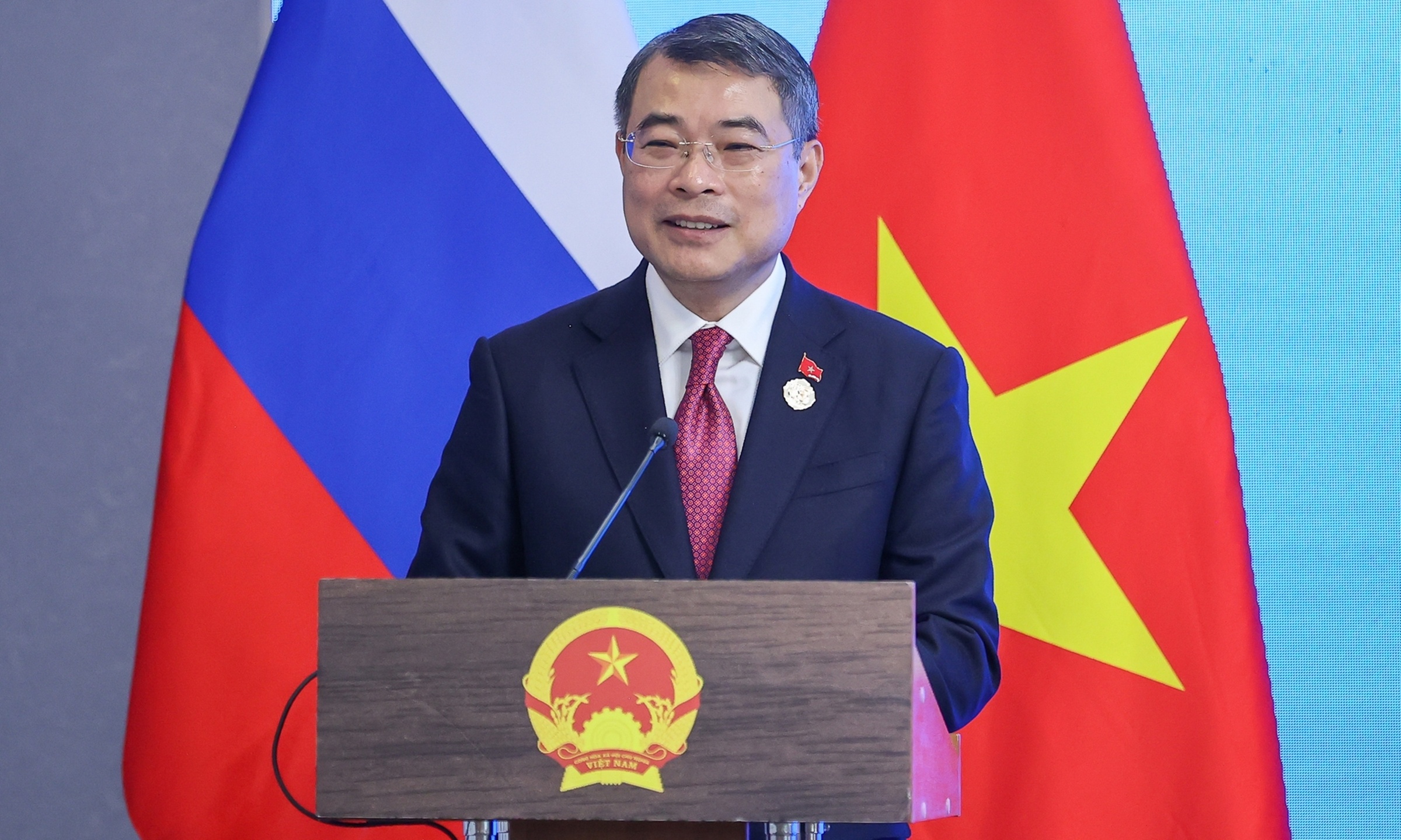 Prime minister urges Vietnamese entrepreneurs in Russia to foster economic bridge role