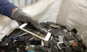 Building a data center from 2,000 old phones, reducing carbon emissions by 50%