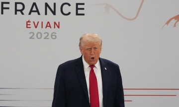 President Trump jokes 'I'm the boss' when arriving late to G7 meeting