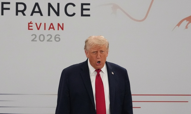 President Trump jokes 'I'm the boss' when arriving late to G7 meeting