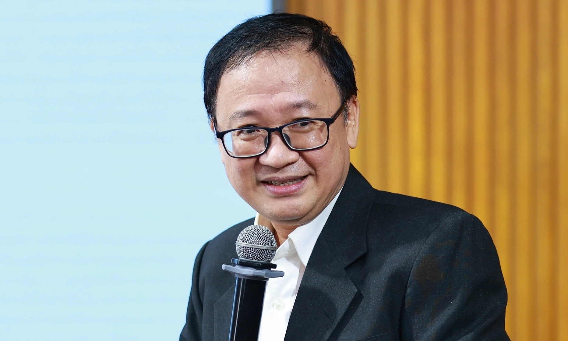 Expert: The state acts as 'both player and referee' in land valuation