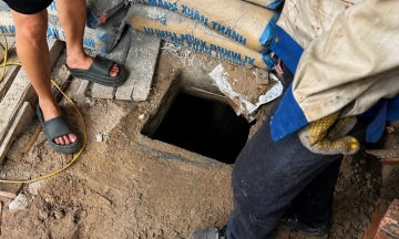 Two men die from gas suffocation in manhole