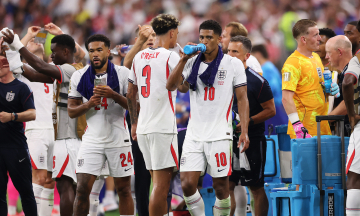 Fans protest cooling break rule at World Cup