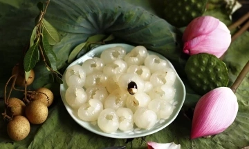 Two seemingly cooling fruits that cause internal heat