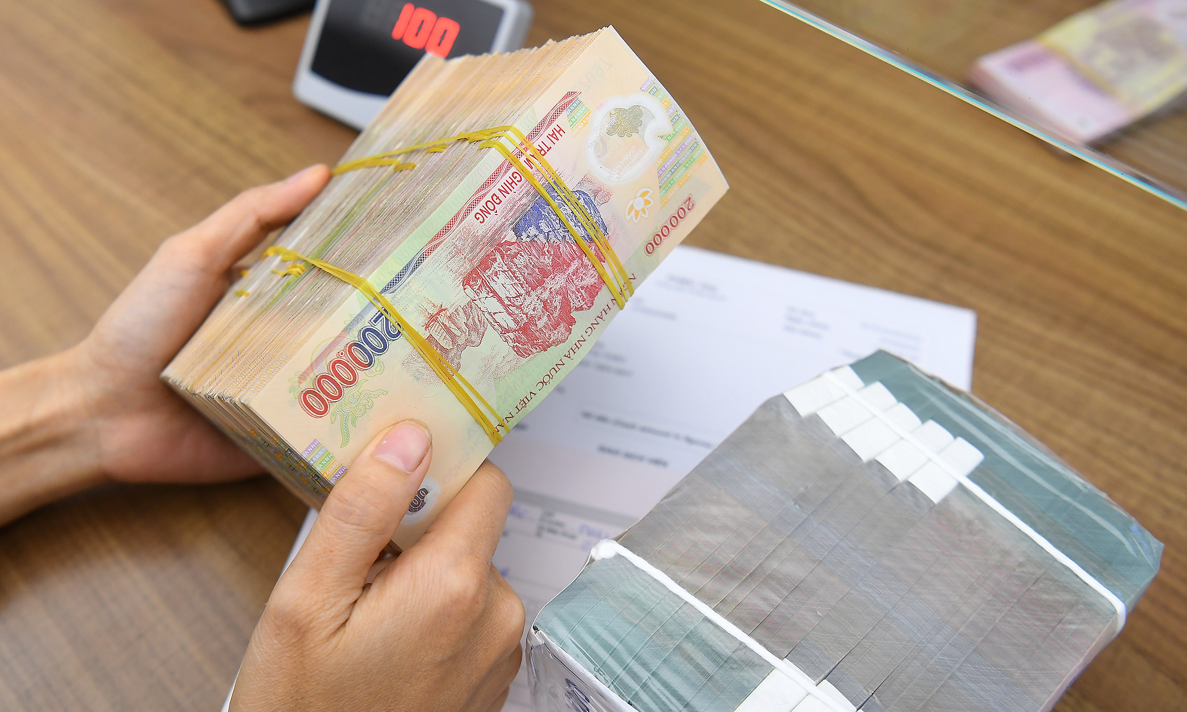 Deputy Prime Minister requests amendment to travel ban regulations for tax debt