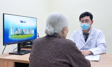 Pyelonephritis causes systemic infection