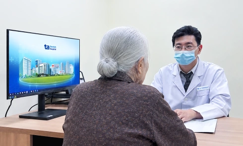 Pyelonephritis causes systemic infection