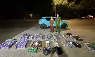 Police catch woman renting taxi to transport explosive fireworks