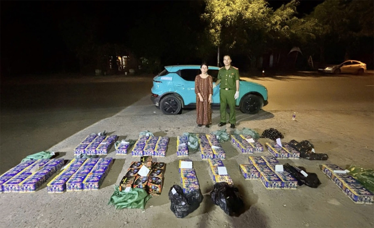 Police catch woman renting taxi to transport explosive fireworks