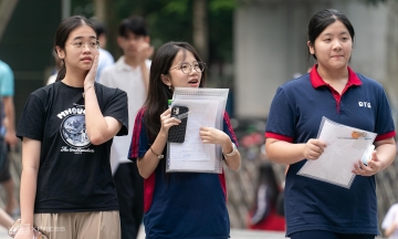 Hanoi's top 10th-grade exam scorer achieves 29.75/30 points