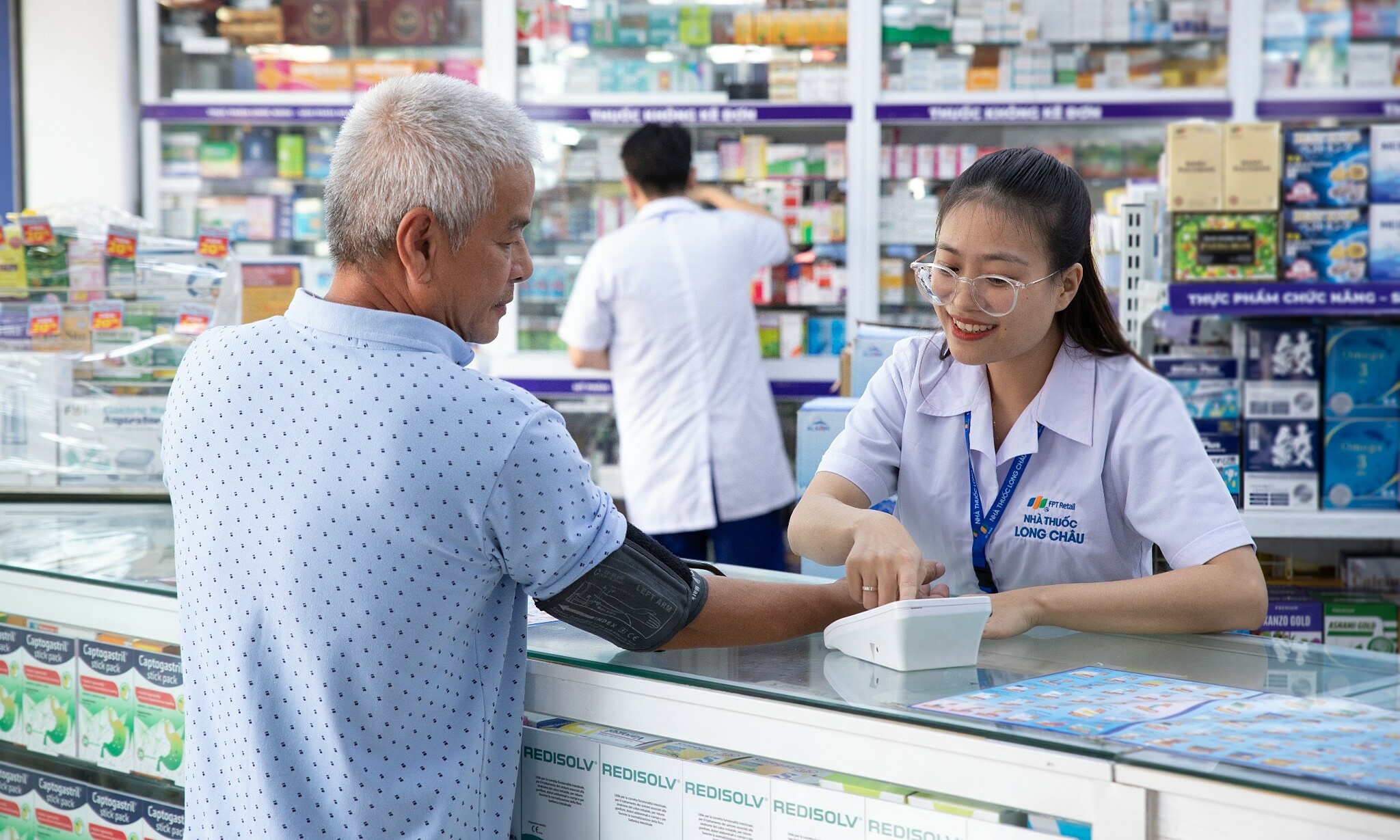 Long Chau receives numerous thank you messages from customers