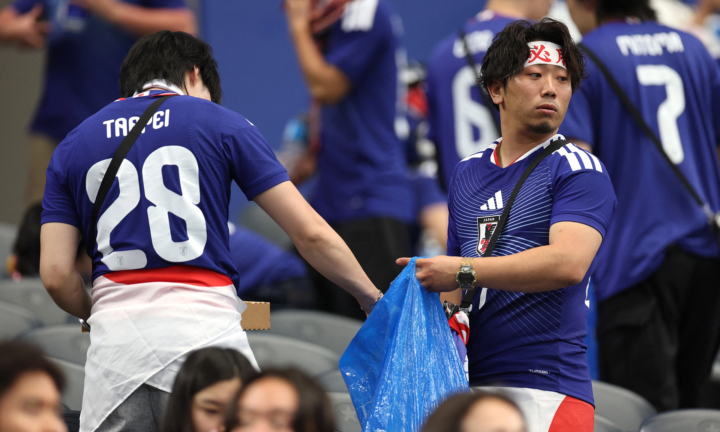 Japanese male fans criticized for 'world cup diligence, household laziness'