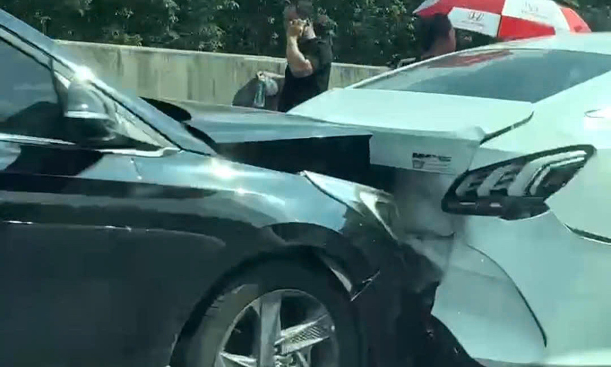 Six cars collide on Phan Thiet - Dau Giay expressway